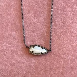 Kendra Scott Skylie Arrow Necklace